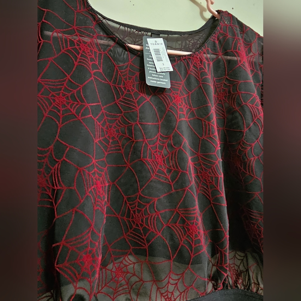 Spiderweb long sleeve top